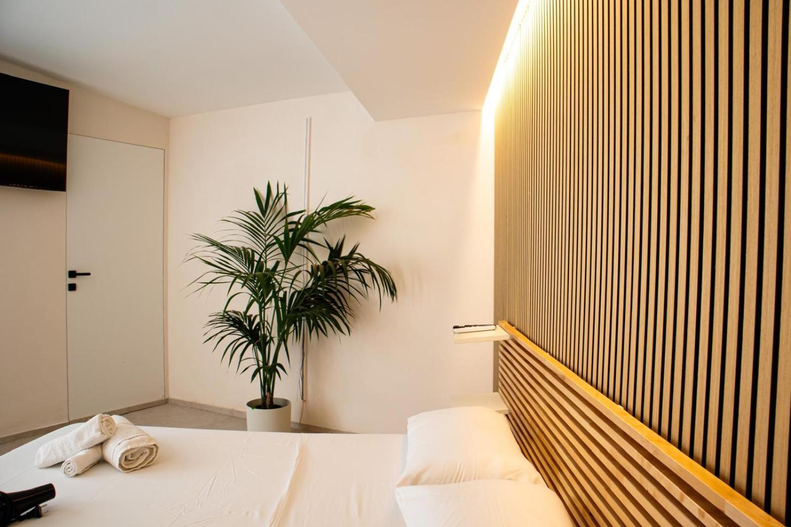 Suites Mediterranee Пульсано Экстерьер фото