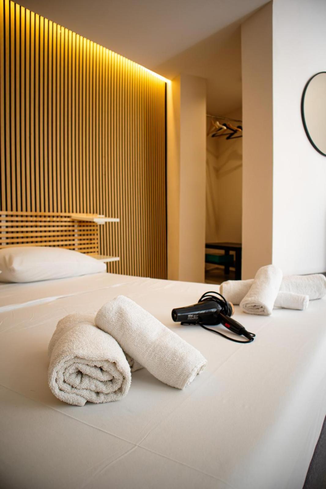 Suites Mediterranee Пульсано Экстерьер фото